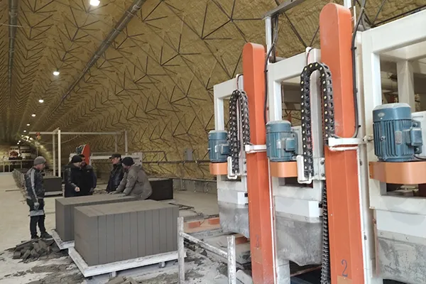 Línea de producción de bloques de HCCA en Bishkek, Kirguistán