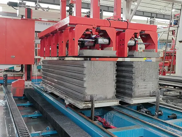 Máquina elevadora y apiladora de abrazaderas de paneles de hormigón